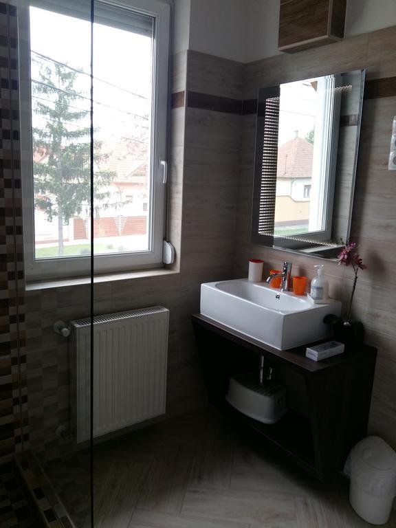 Katalin Boutique & Wellness Apartmanok Хайдусобосло Экстерьер фото