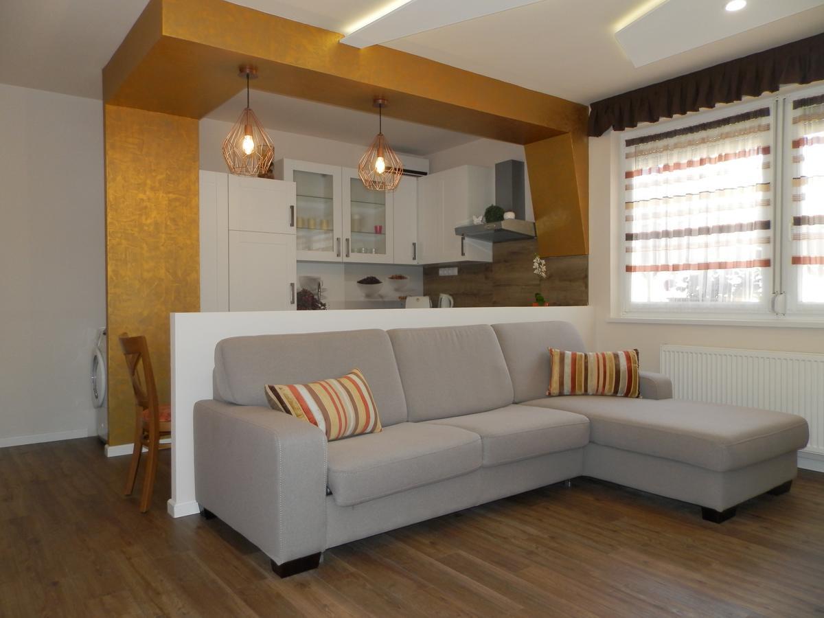 Katalin Boutique & Wellness Apartmanok Хайдусобосло Экстерьер фото
