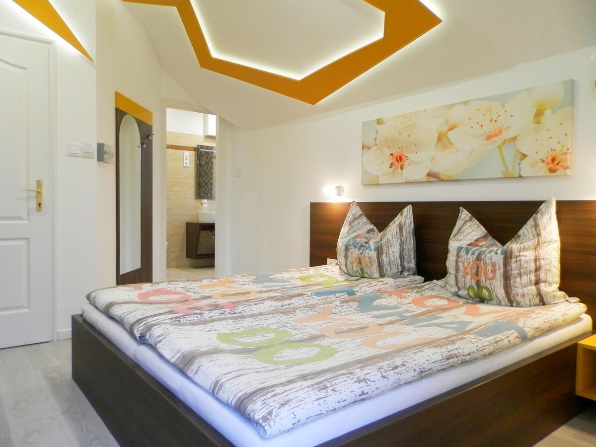 Katalin Boutique & Wellness Apartmanok Хайдусобосло Экстерьер фото